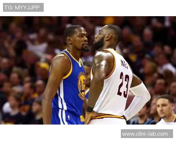 凯文杜兰特如何在NBA赛场上重塑自我与球队命运的传奇之路 凯文杜兰特如何在NBA赛场上重塑自我与球队命运的传奇之路